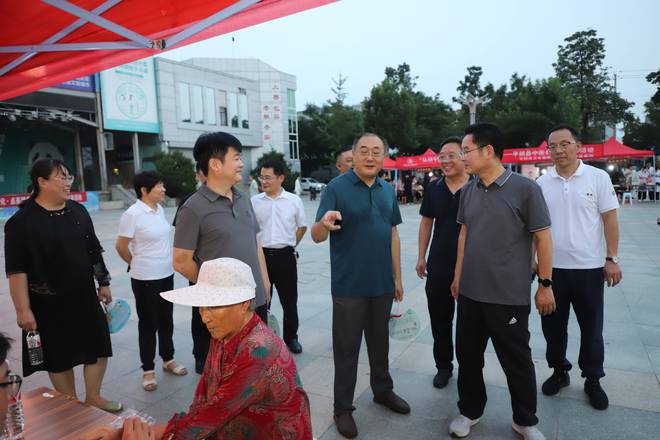 平阴县中医医院开展第二届“传承中医文化·点亮健康生活”中医药文化夜市活动