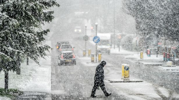 Met Office issues first snow forecast as blast of 'Arctic air' to send temperatures plummeting